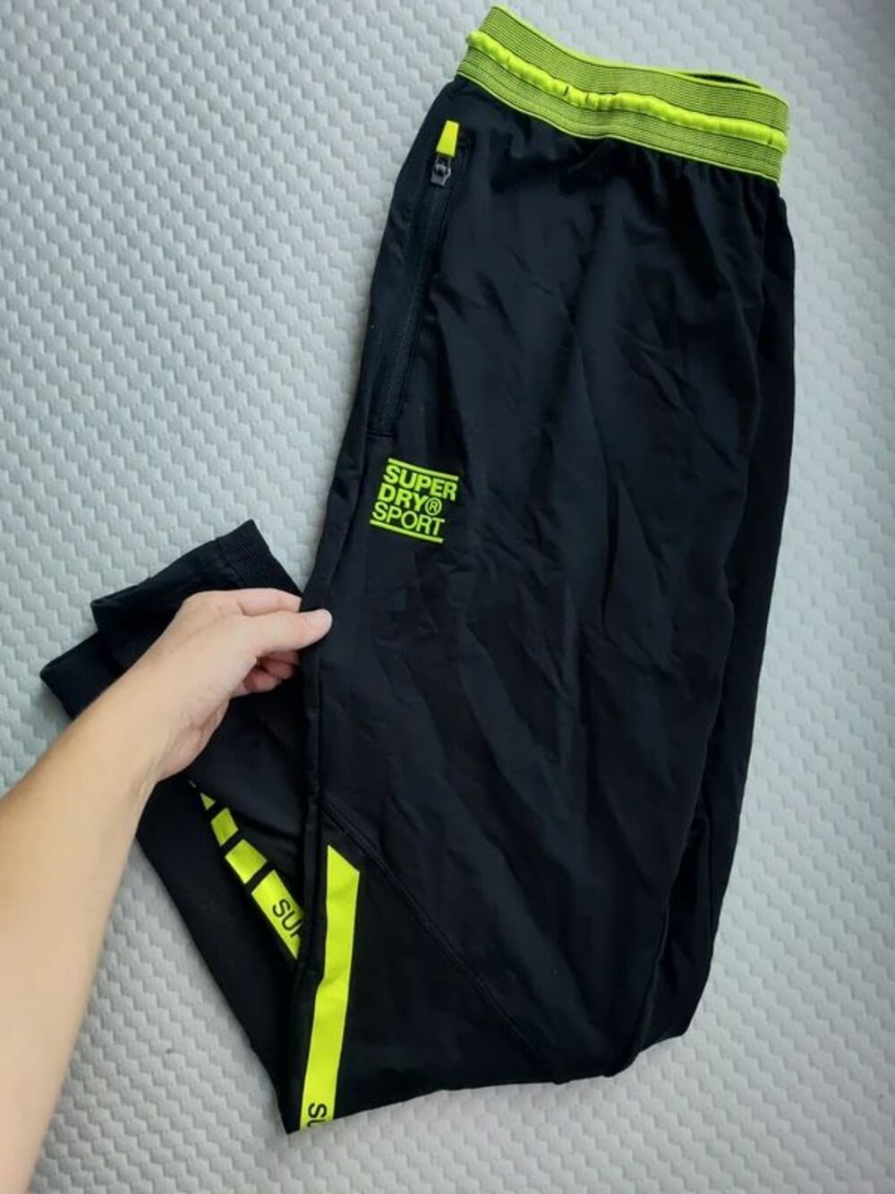 Superdry sport actiwear outwear running sweats sweatpants black neon green S/M